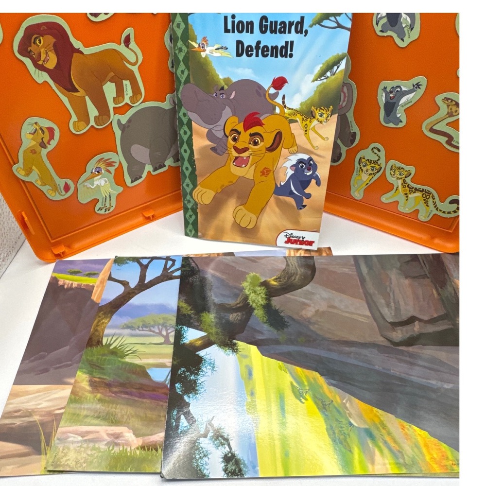 Disney The Lion Guard Defend Book and Magnetic Play Set 21 Magnets 6 Scenes Case - Picture 5 of 9